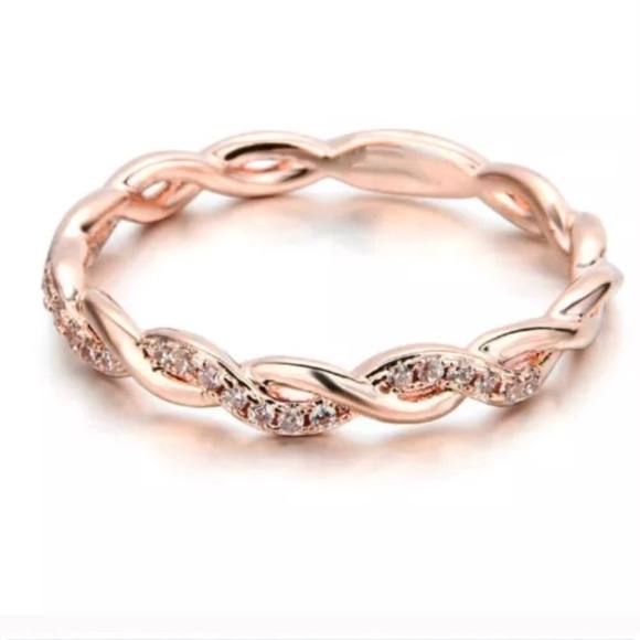 Jewelry - 18k Rose Gold White Sapphire Ring.